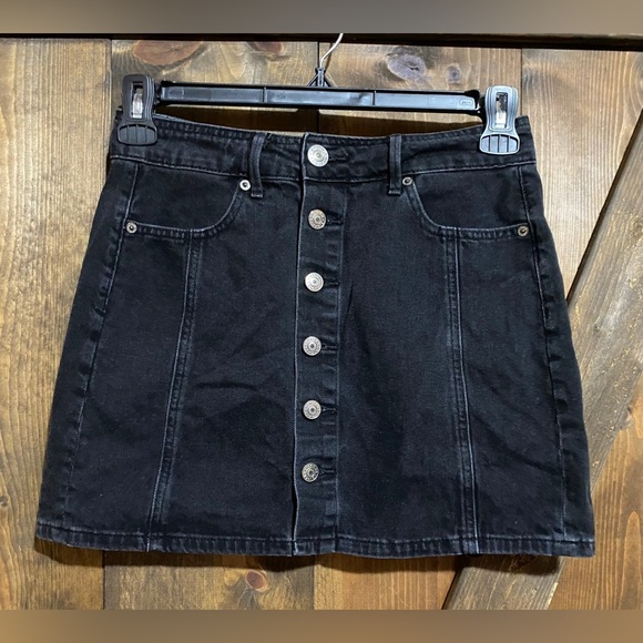 American Eagle Outfitters Dresses & Skirts - American Eagle Black Button Front Jean Skirt, size 4, light wear